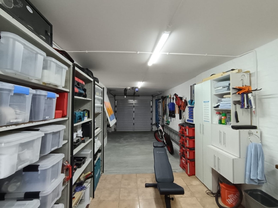 5 Bedroom Property for Sale in Kleinbaai Western Cape